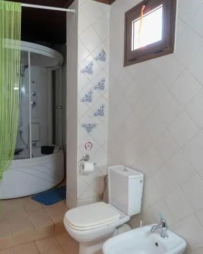 Cretan Castle Villa Hriszí Aktí Haniá